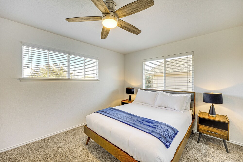 5 Mi to Randolph Afb: Spacious Cibolo Haven!