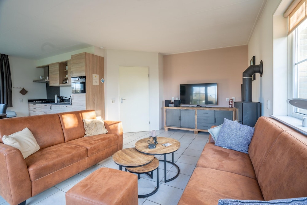 Charming 5-person Holiday Home With Panoramic Views