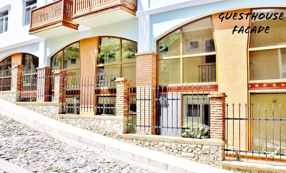 Red Fox Guesthouse
