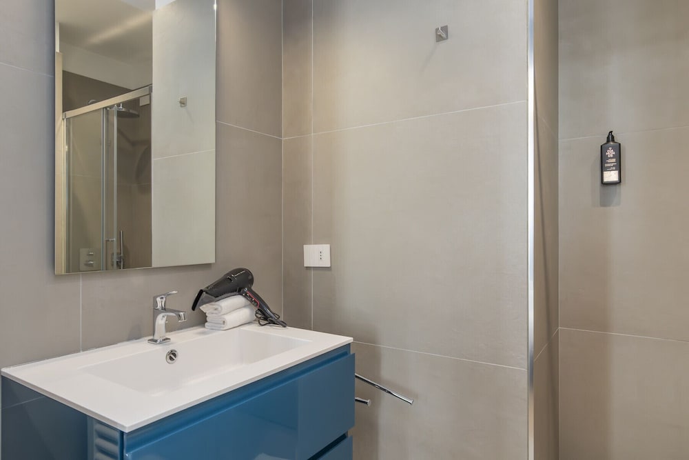San Babila Central Tower by Rentopolis - High-end 1bdr with panoramic terrace overlooking Duomo