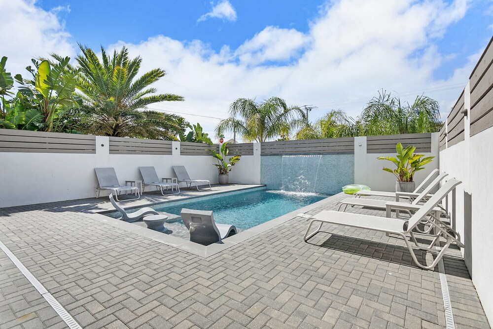 Your Summer Haven Pool Games Near Beach