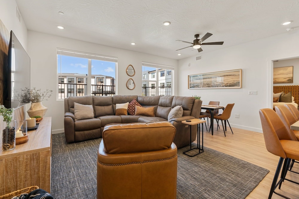 Mane Stay At Terra 3 Bedroom Condo