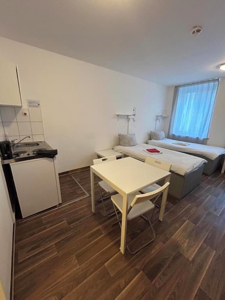 2-Rent Group Hostel Apartments SEN14