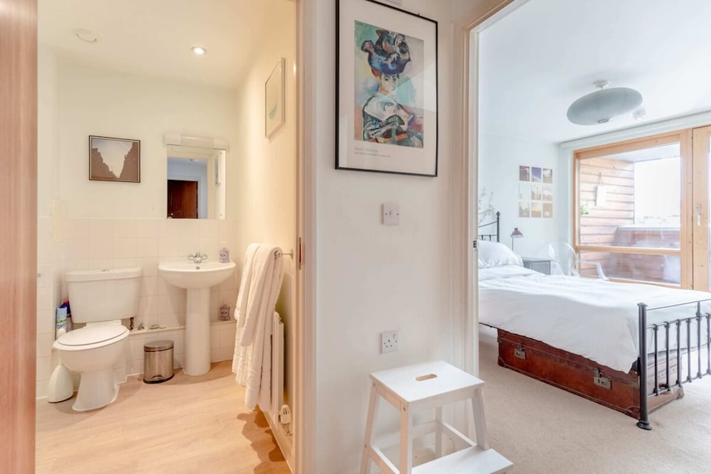 Warm & Inviting 1bedroom Flat With Patio, Camden Town!