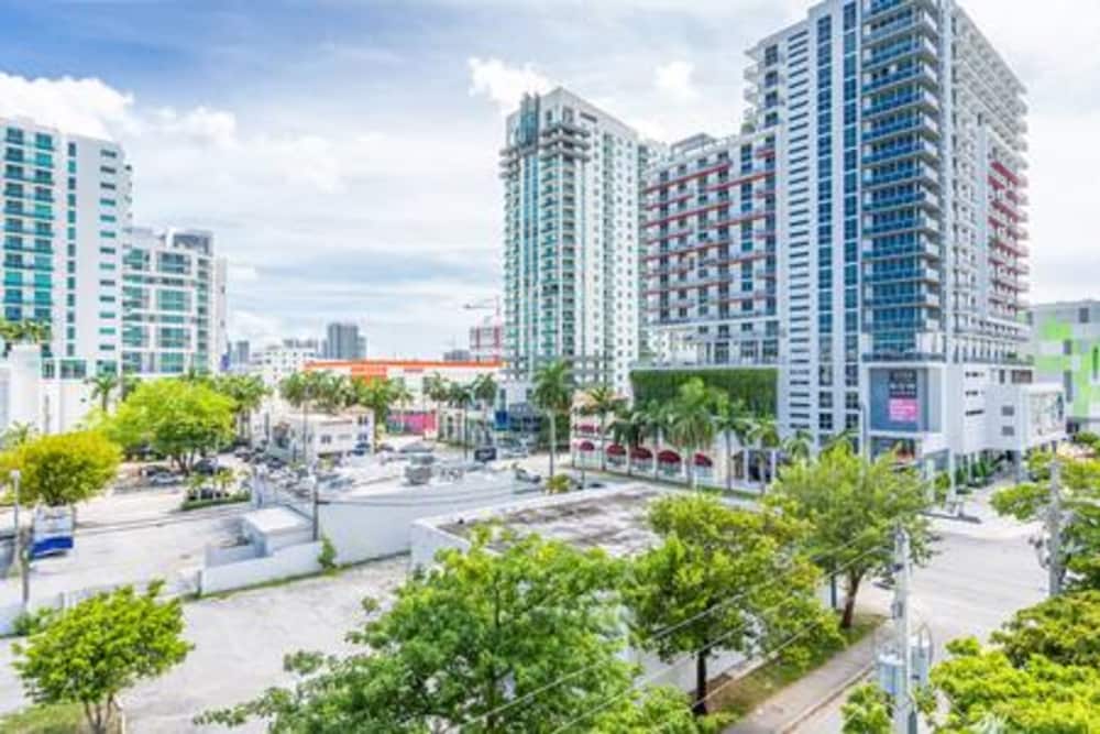 Modern 1BR Apt In Edgewater Free Parking