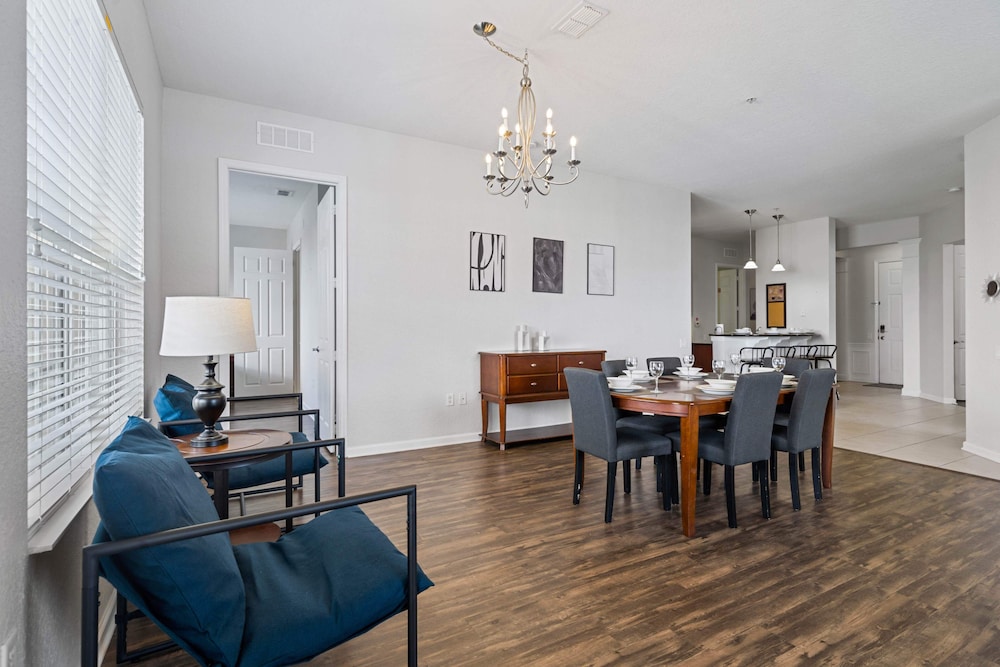 4816 Cayview Avenue #407