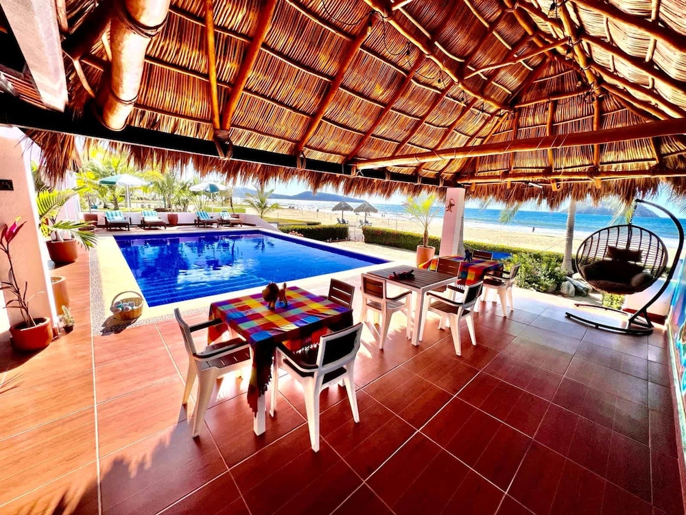 Beachside - Casa Sirena 1BR Suite