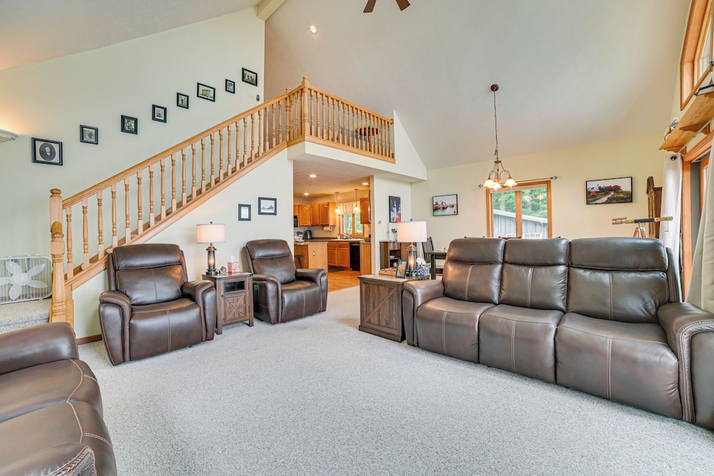 < 2 Mi to Brimley State Park: Lake Superior Home