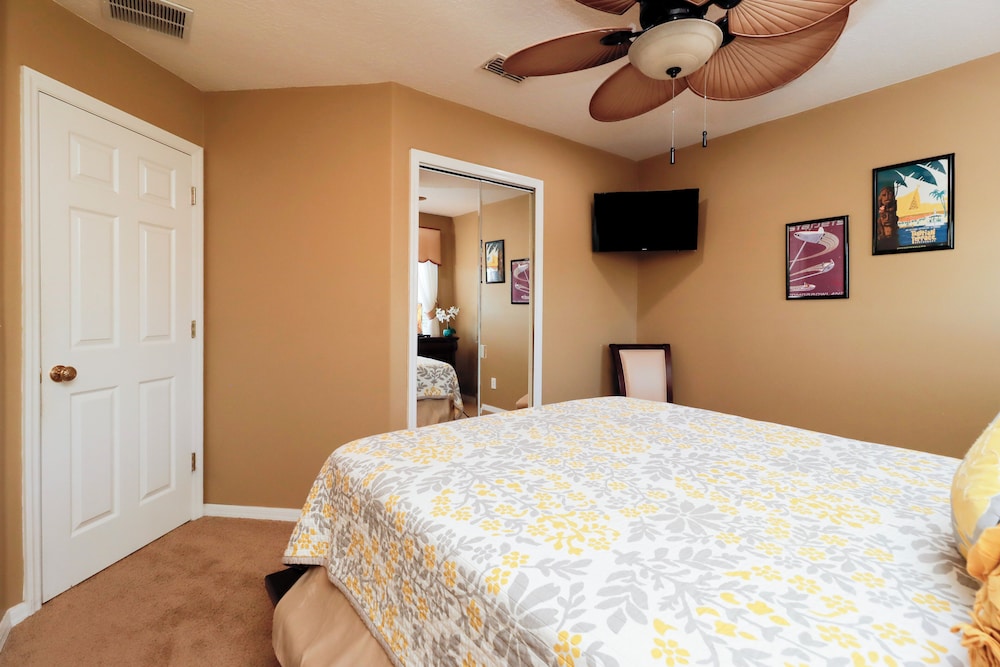 7 Bedrooms Perfect For Large Families Or Groups!