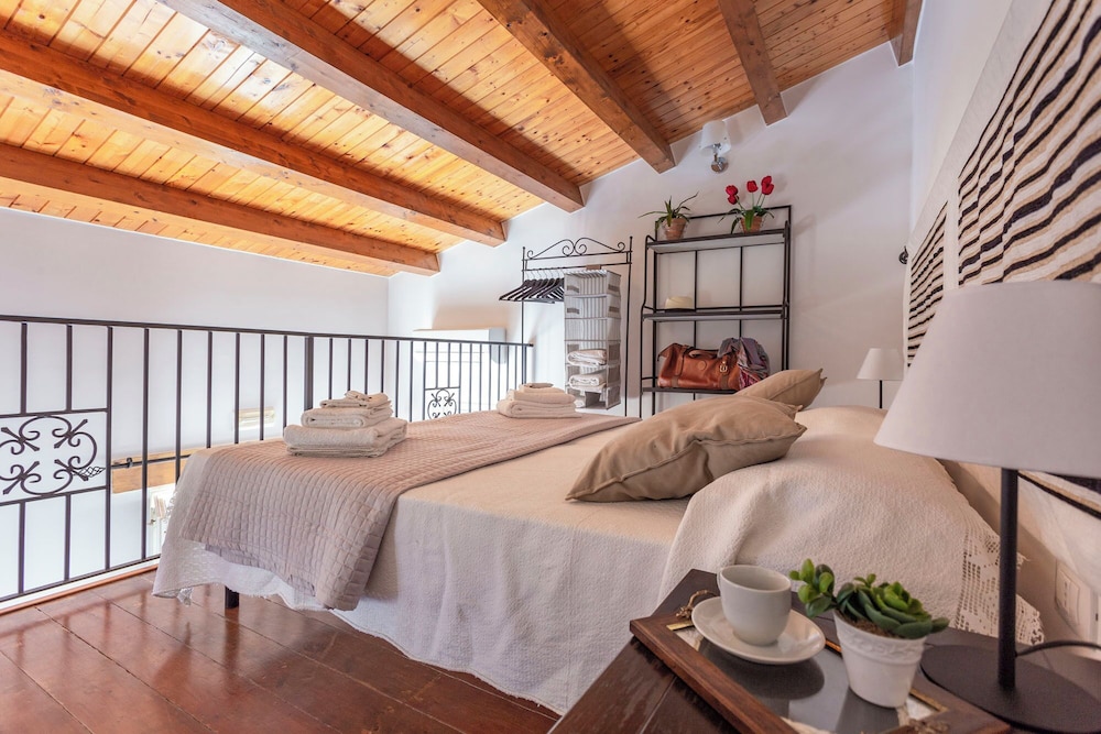 Salomone Ortigia Apts by Wonderful Italy