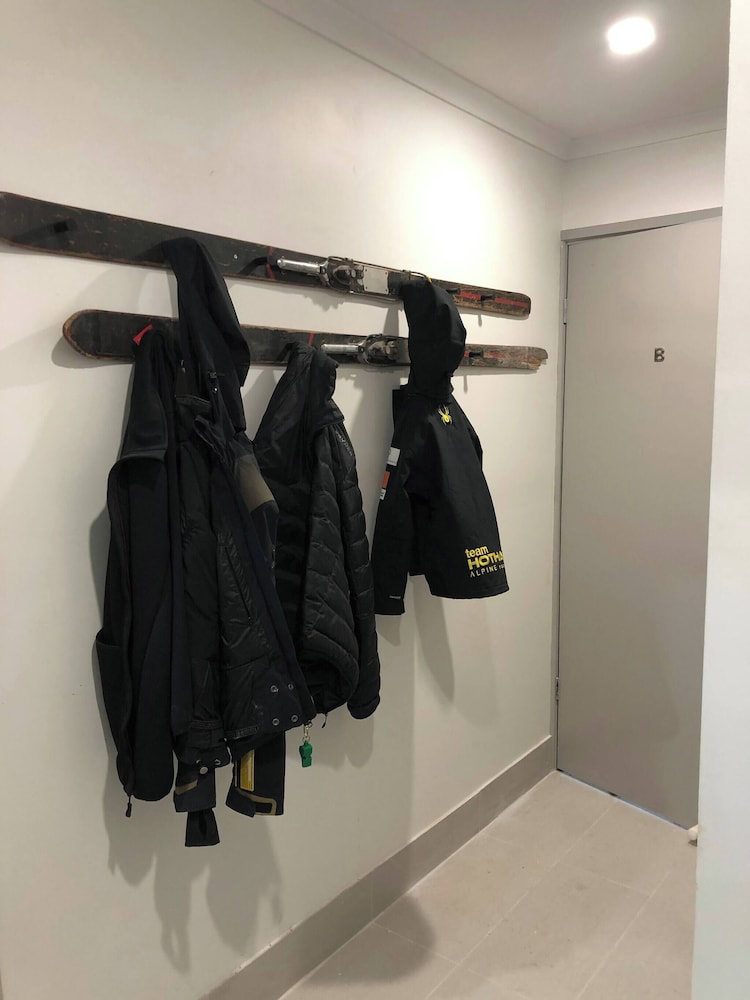 24 Hotham 3 Bedroom Renovated Apartment