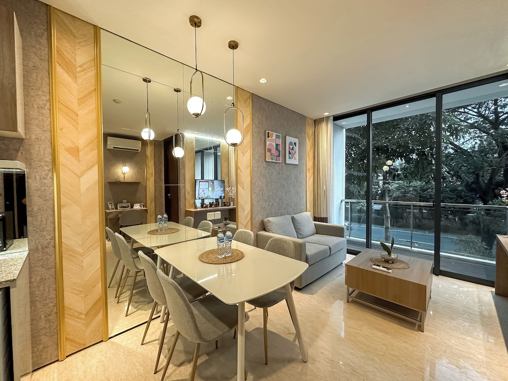 Tranquil And Modern Haven 2Br At The Rosebay Apartment