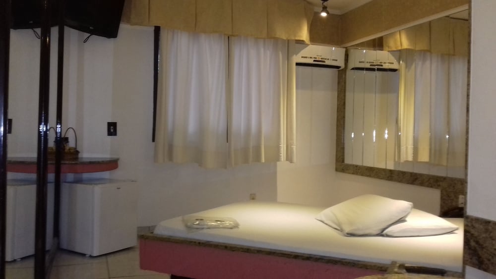 Motel dos Arcos