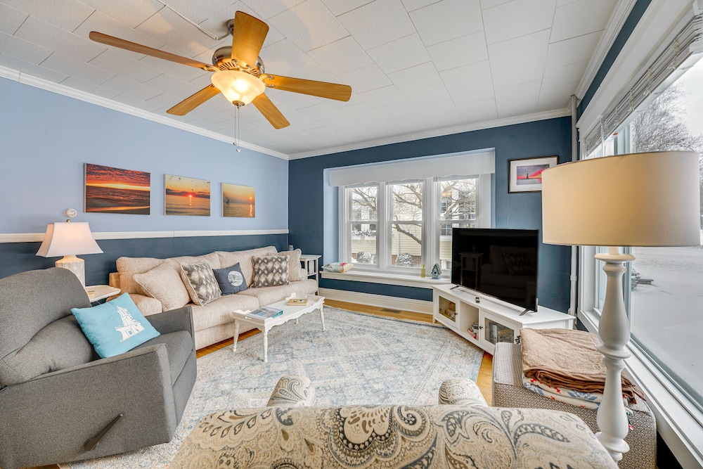 Ludington Home w/ 6 Bicycles < 1 Mi to Beach!