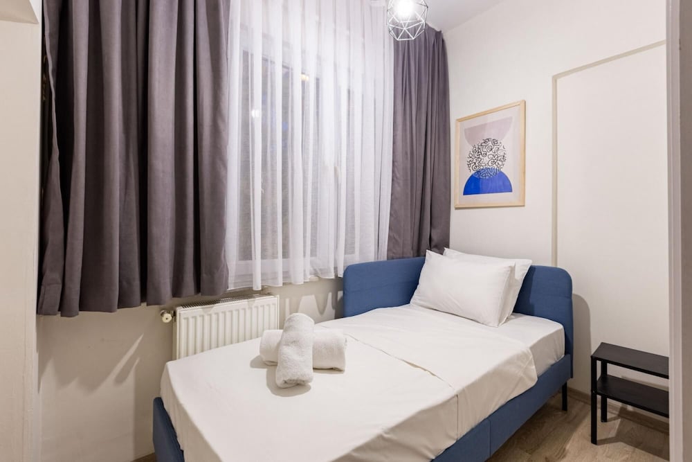 Modern Flat 5-min Walk to Taksim Square in Beyoglu