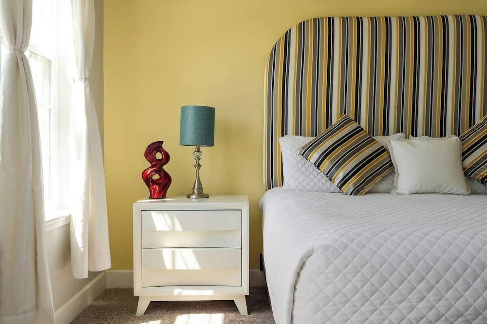 Comfortable Vacation Home up to 10 People
