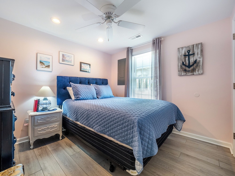 Ankers Away by Topsail Realty