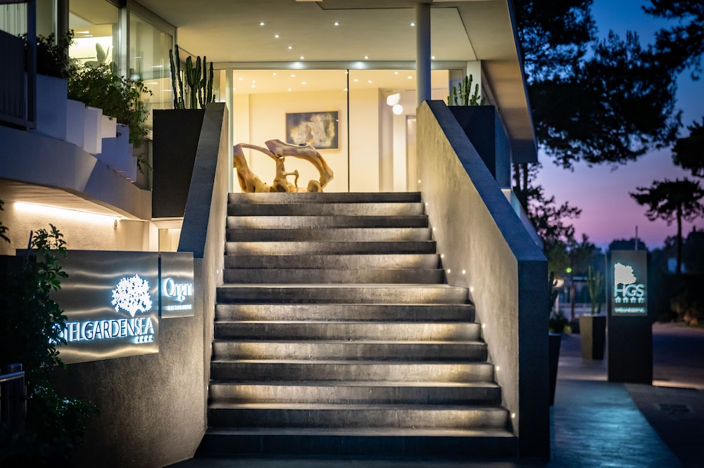 Hotel Garden Sea - Image 1