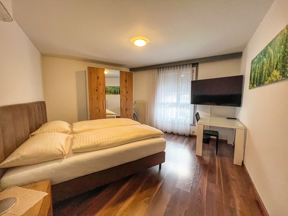 Apartment Dufour view 2