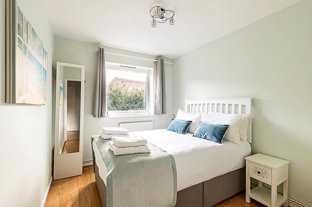 Quiet and Cosy 2-bed in Wimbledon