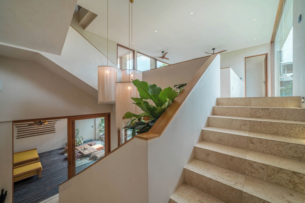 Ayala Saya - Image 2