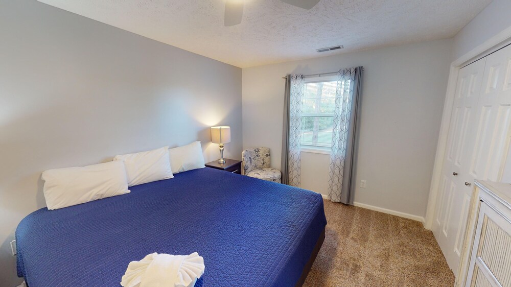 River Oaks 38f 2 Bedroom Condo