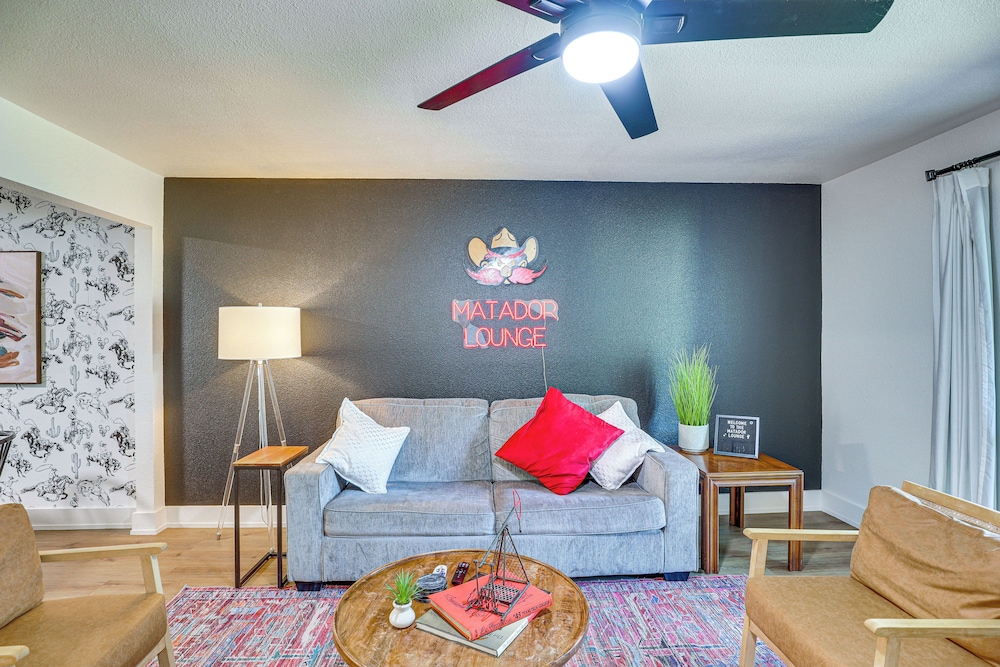 1 Mi to Texas Tech: Home w/ Large Outdoor Space!