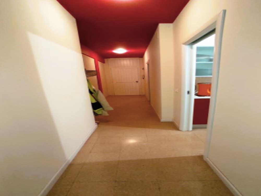 Spacious Flat With Large Terrace-beahost