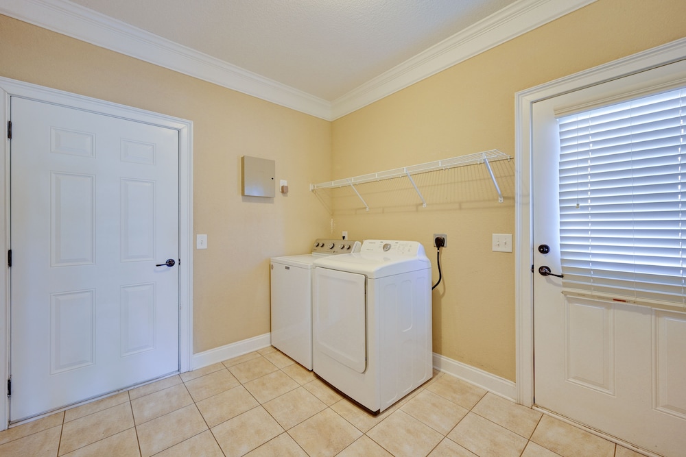 Spacious Kathleen Vacation Rental w/ Fireplace