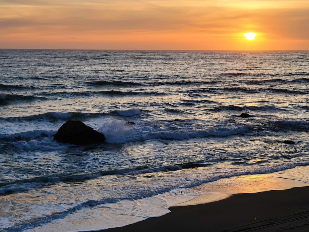 Ocean Front Cabin 12 Jacuzzi Spectacular Views