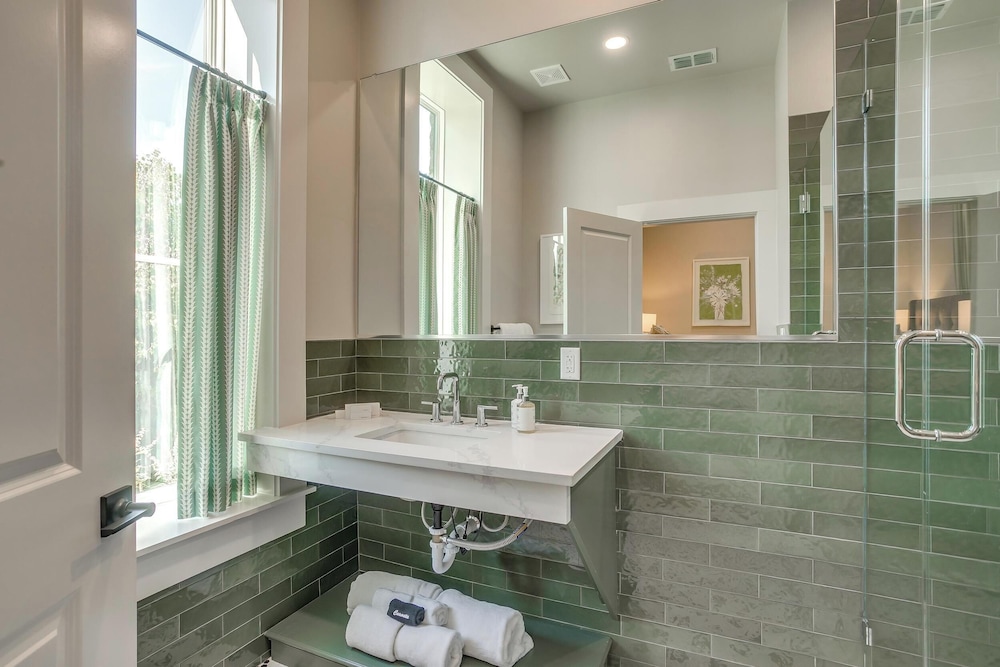 Nutt House Hotel