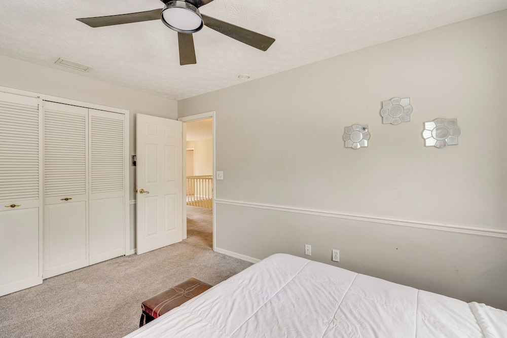 Private Pool & Yard: Family Retreat in Cape Coral