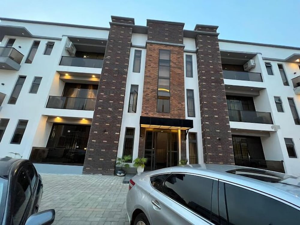 989 Apartments