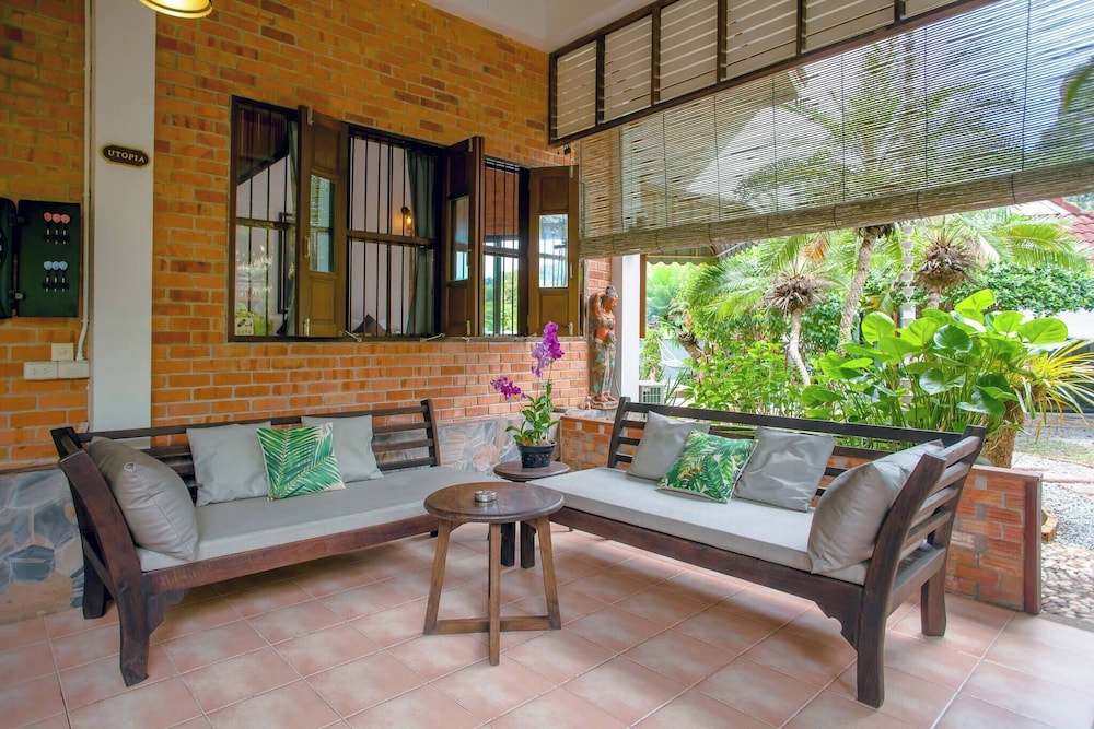 Villa With Private Pool and Mountain Views