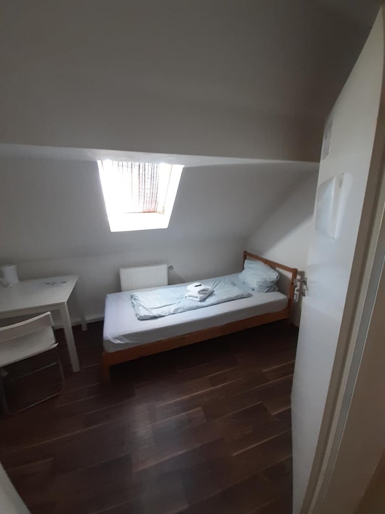 2-Rent Group Hostel Rooms&Apartments EVE168