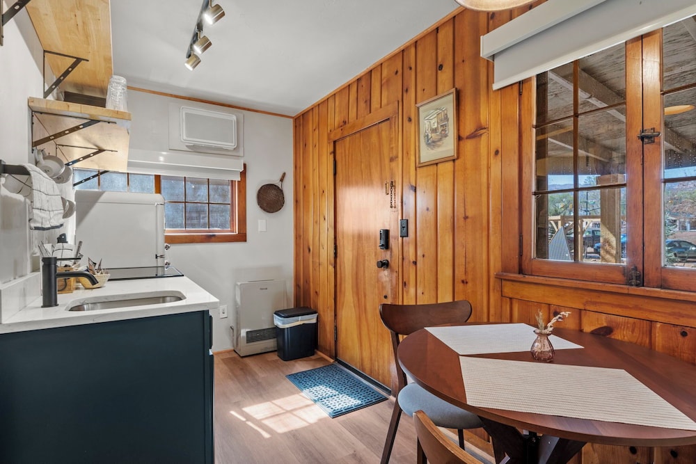 Timber Lodge Cabin 13