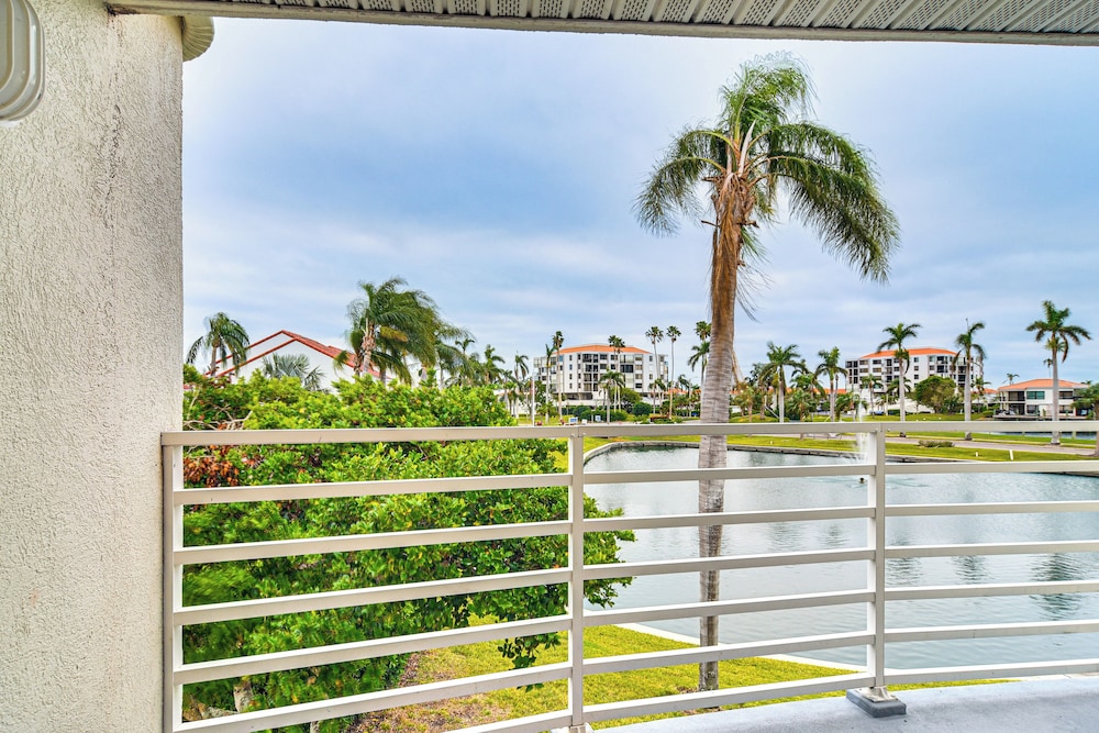 Resort Perks: Condo w/ Private Balcony in St Pete!