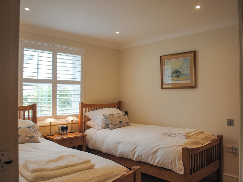 5 Thurlestone Beach