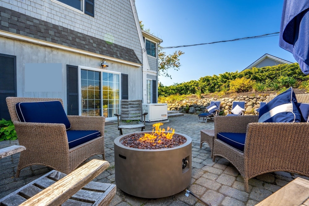 Beachwood Getaway Sleeps 10!