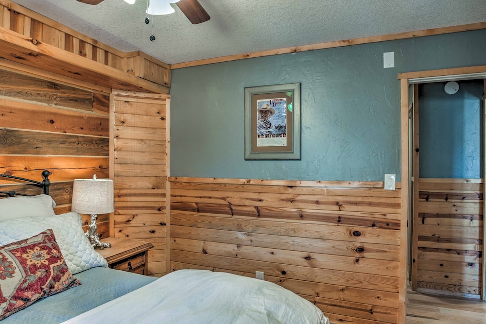 Ruidoso Log Cabin Retreat - Peaceful & Convenient view 2