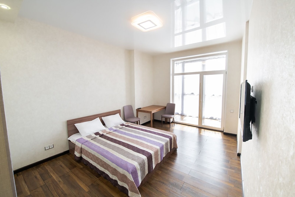 Apartment on Komarova 58-1b view 3
