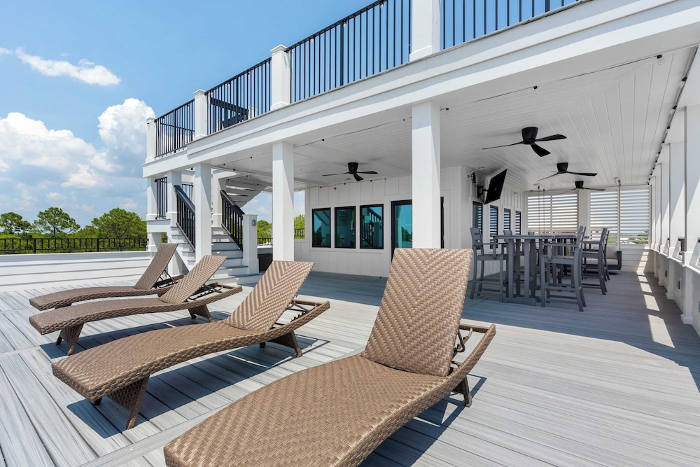 All Decked Out Seagrove by Avantstay Priv Pool+hot Tub, Ocean Views!