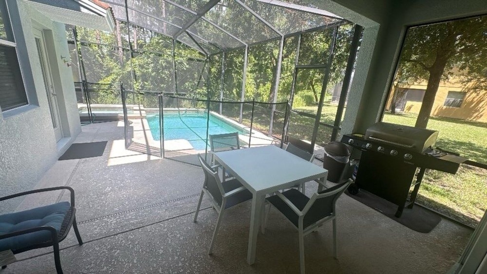 Paradise Palms - 5 Bedroom Pool - 3500PP Home by RedAwning - Image 1