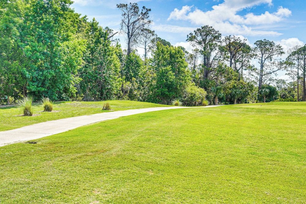 Newly Built Golf Course Home in Palm Coast!