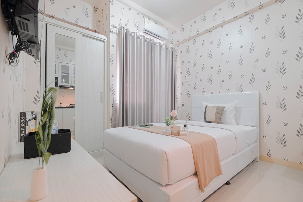 Soft And Strategic Studio At Green Pramuka City Apartment
