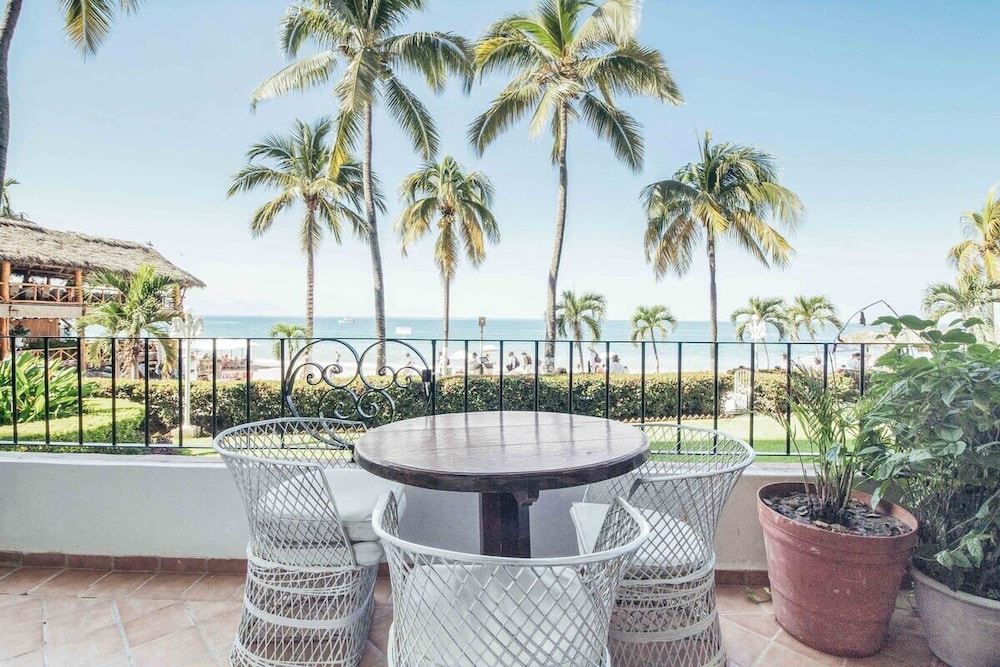 Ocean View 2Br Condo-balcony-beach-pool VDS 111