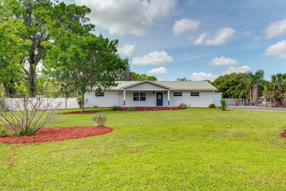 Stay & Play in Belleview: Welcoming Home w/ Yard