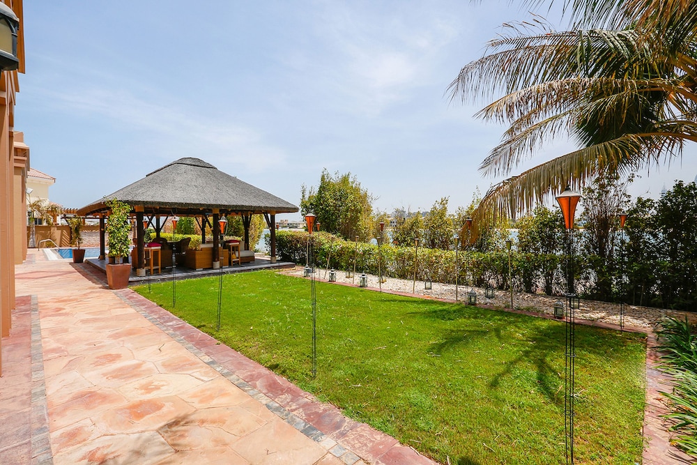 Kennedy Towers - Signature Villa L