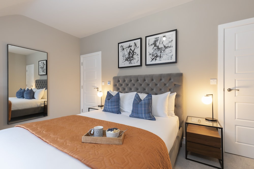 Elliot Oliver - Stylish Loft Style 2 Bedroom Apartment With Parking view 3