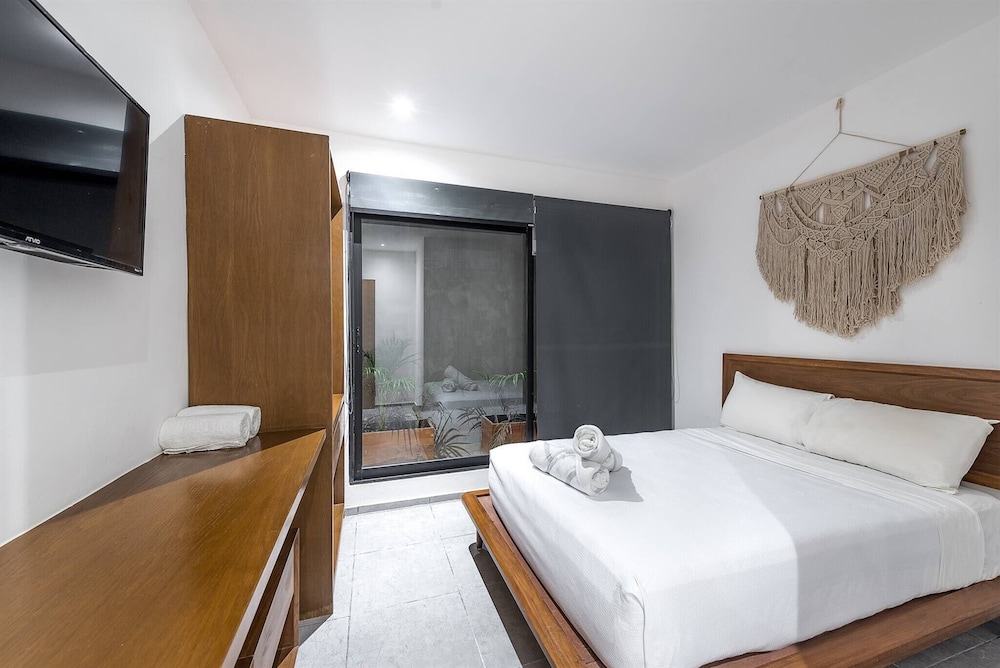 Unbeatable Located 2 Br Apt With Amazing Natural Lig view 4